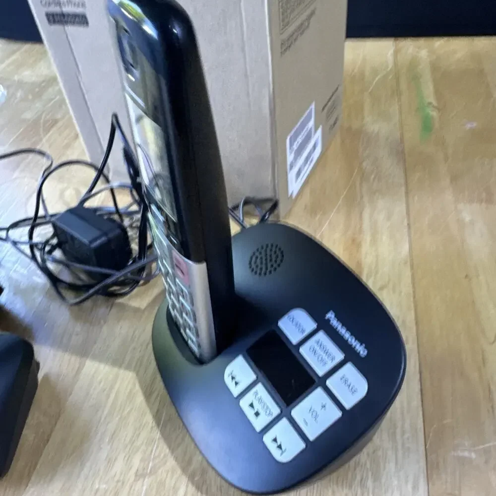 Panasonic KX-TGU433B 3 Handset Cordless Phone Large Display Call Block Black